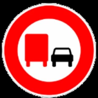 Interdiction de dépasser pour les camions